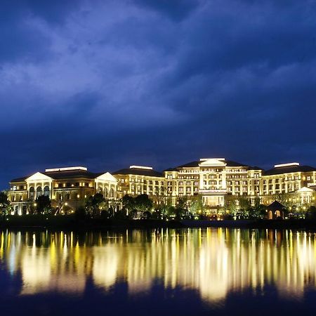 Landison Green Town Hotel Xinchang Buitenkant foto