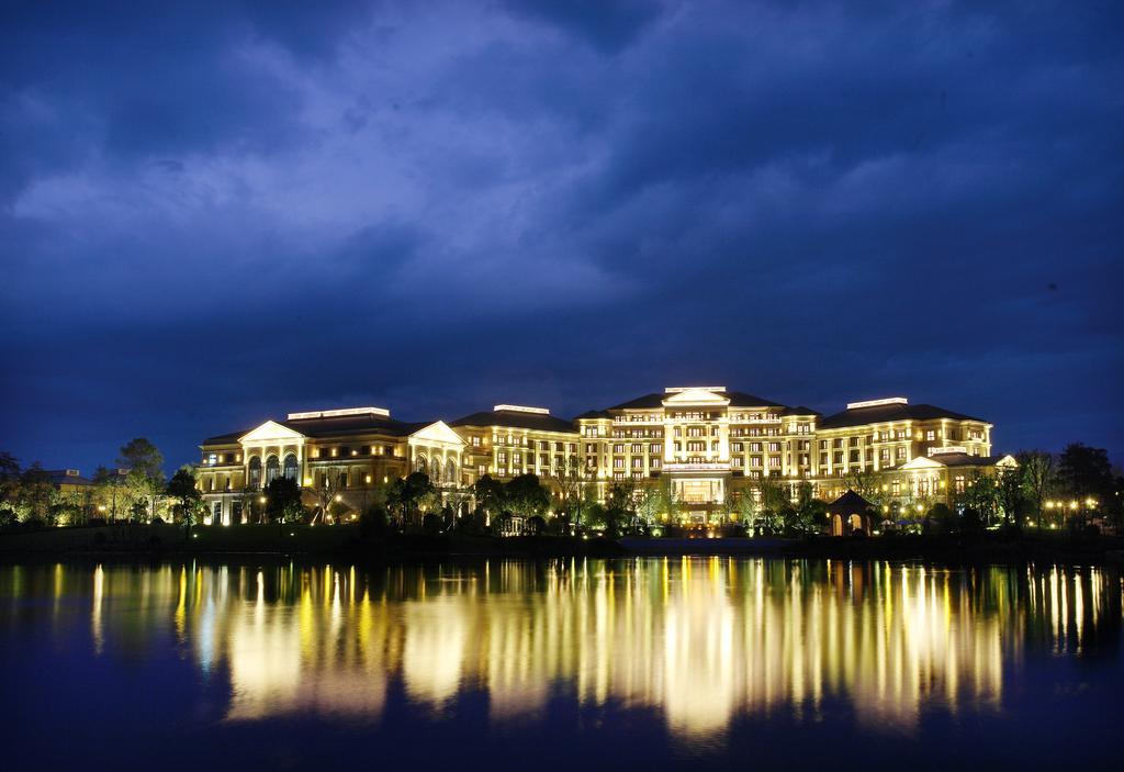 Landison Green Town Hotel Xinchang Buitenkant foto